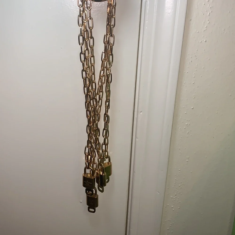 Louis Vuitton Lock & Key Necklace - Picture 4 of 7